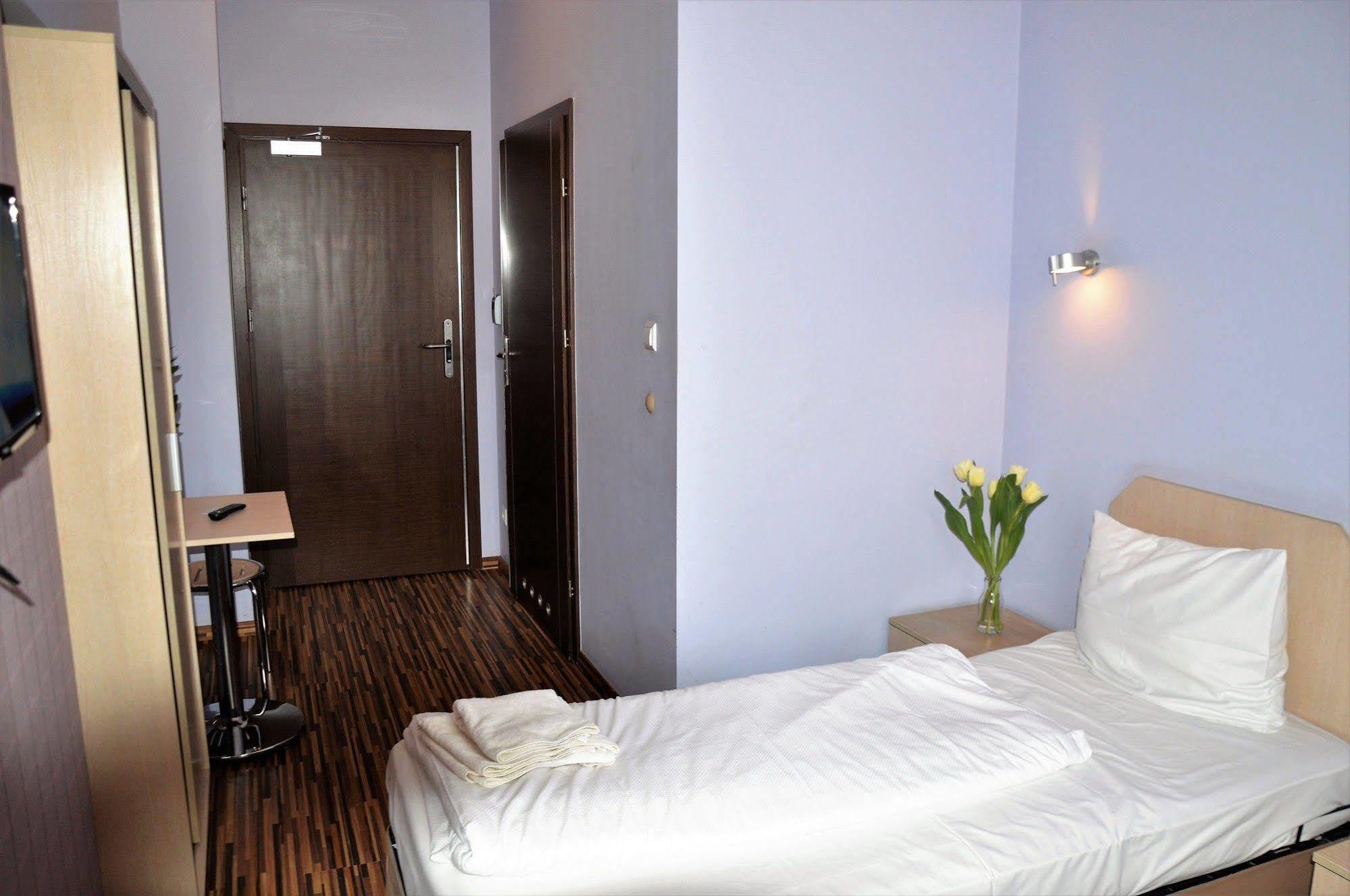 Bed and Breakfast Great Polonia Dwarf Breslavia Exterior foto
